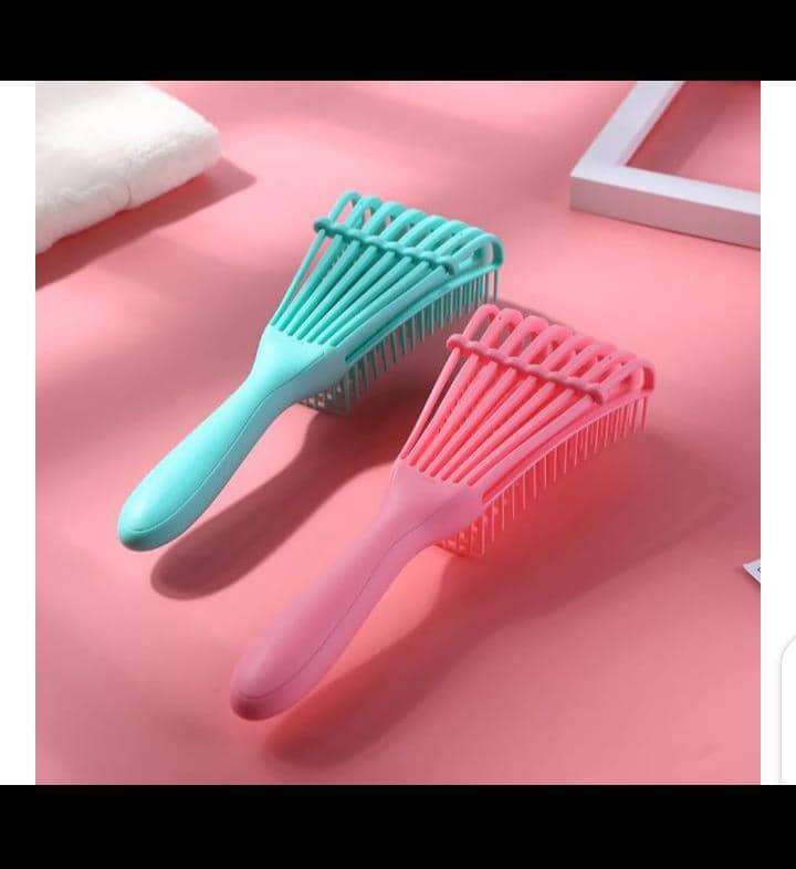 DURABLE DETANGLING BRUSHES