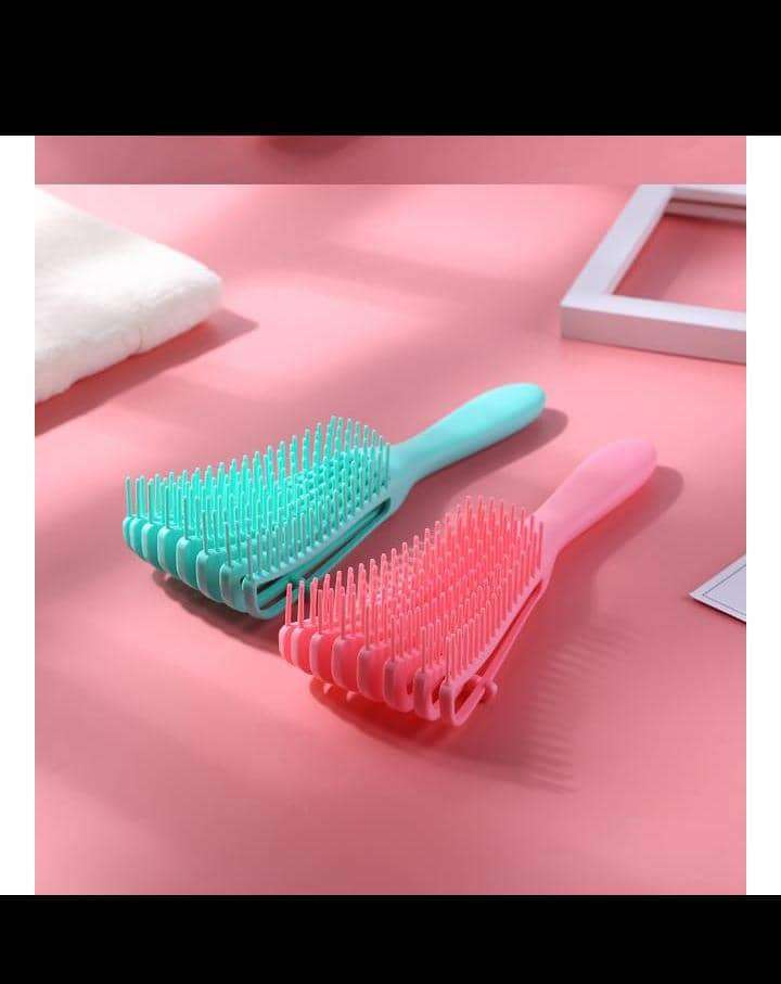 DURABLE DETANGLING BRUSHES