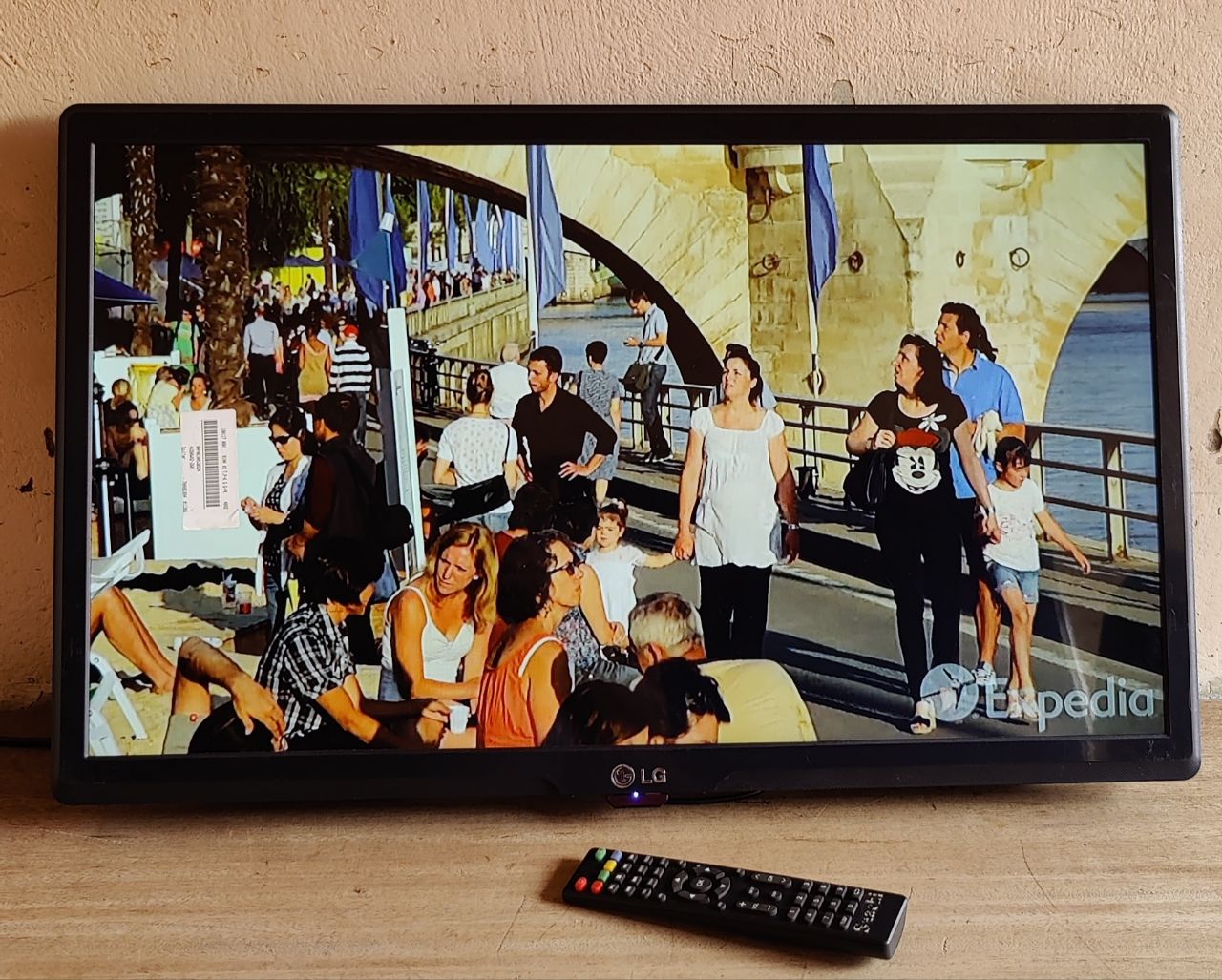 LG 26″ LED TV