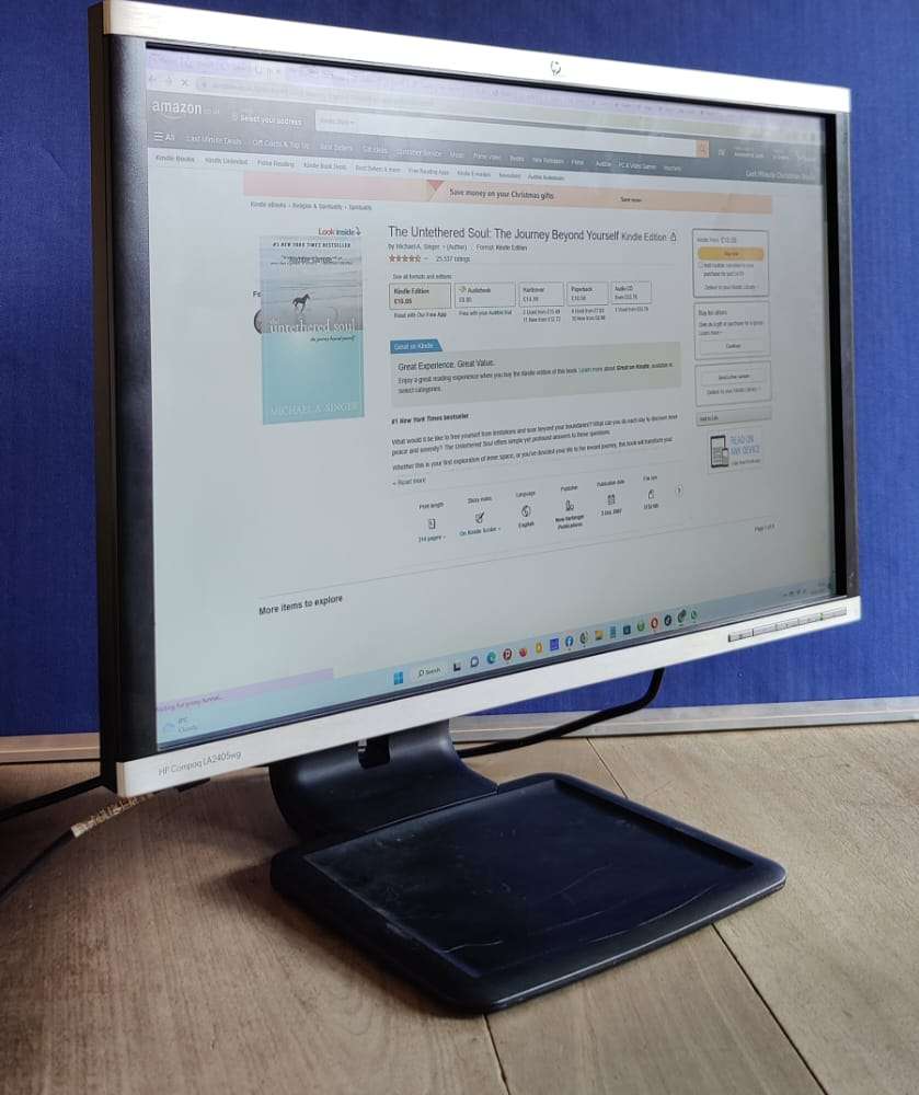 24-inch Widescreen LCD Monitor ~ HP Compaq LA2405wg