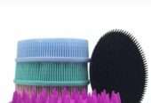 SILICONE SCALP AND BODY SCRUBBER BY ORGANIC MAGIC UG