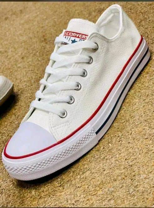 WHITE LEATHER ALL STARS