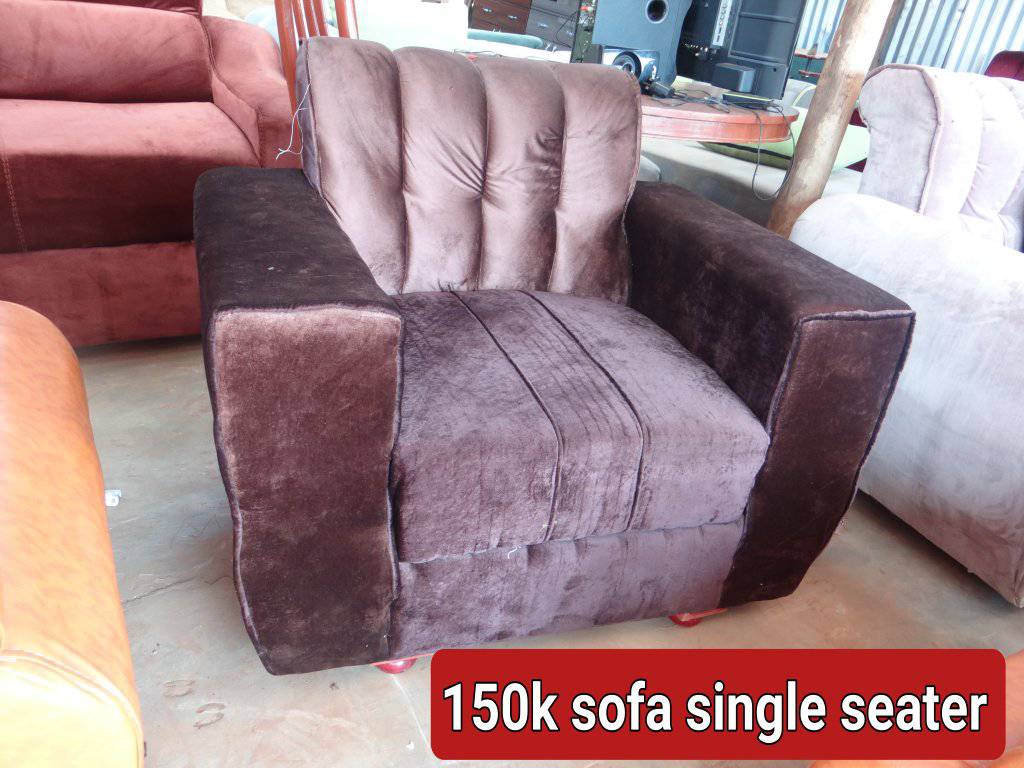 SINGLE SOFA SEATER