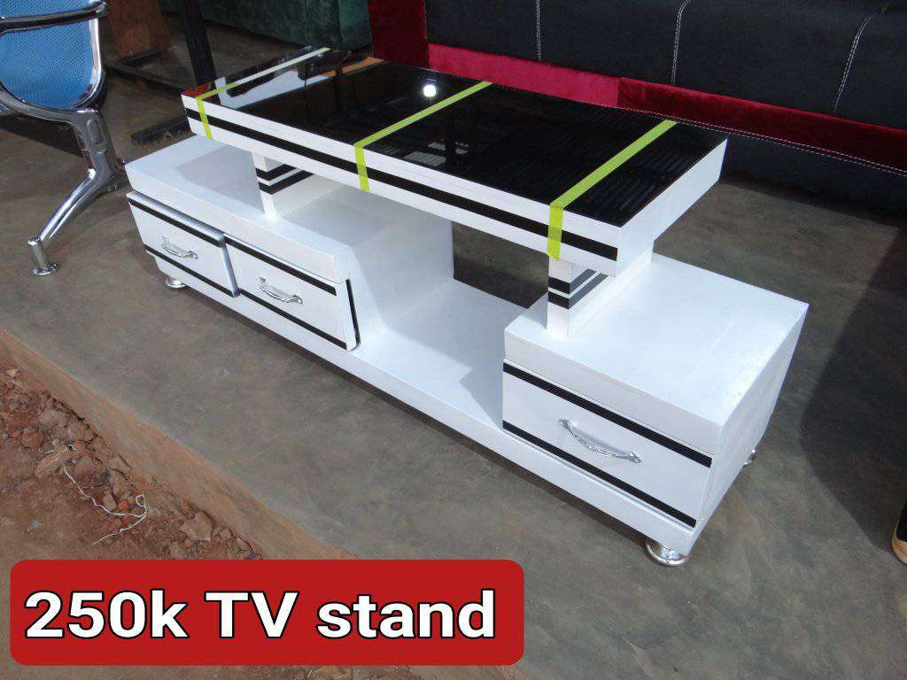 NICE TV STAND