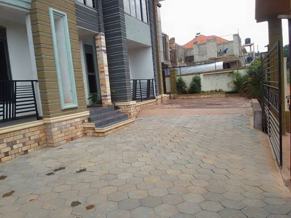 House for sale in Kisaasi kyanja Rd near Kampala
