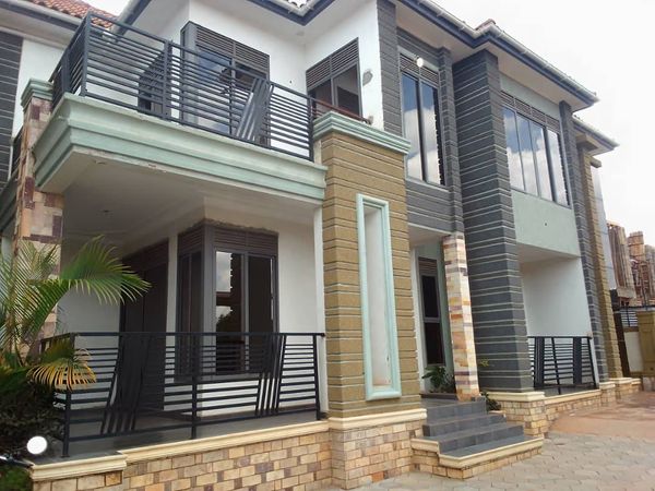 House for sale in Kisaasi kyanja Rd near Kampala