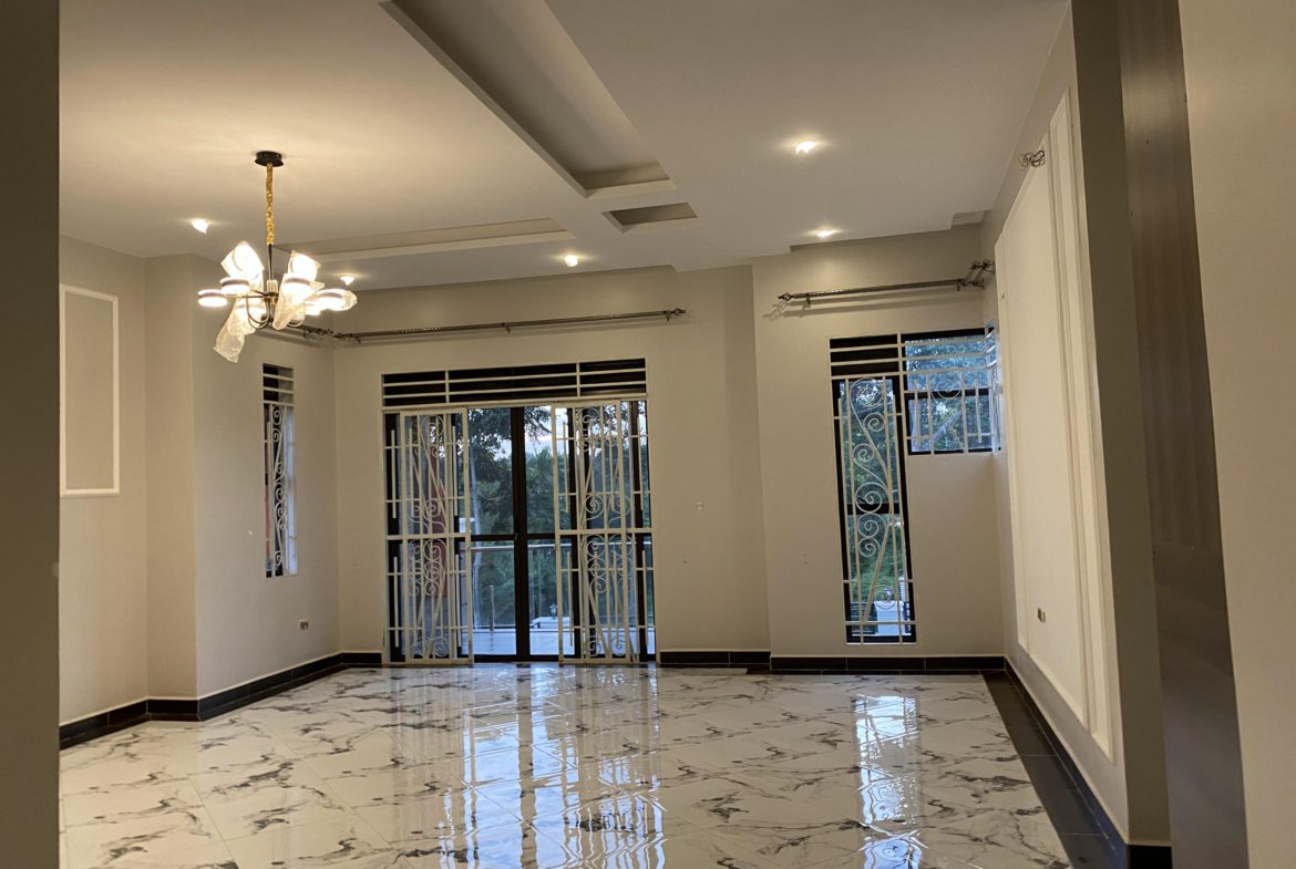 Executive 6 Bedrooms New Mansion For Sale In Kira