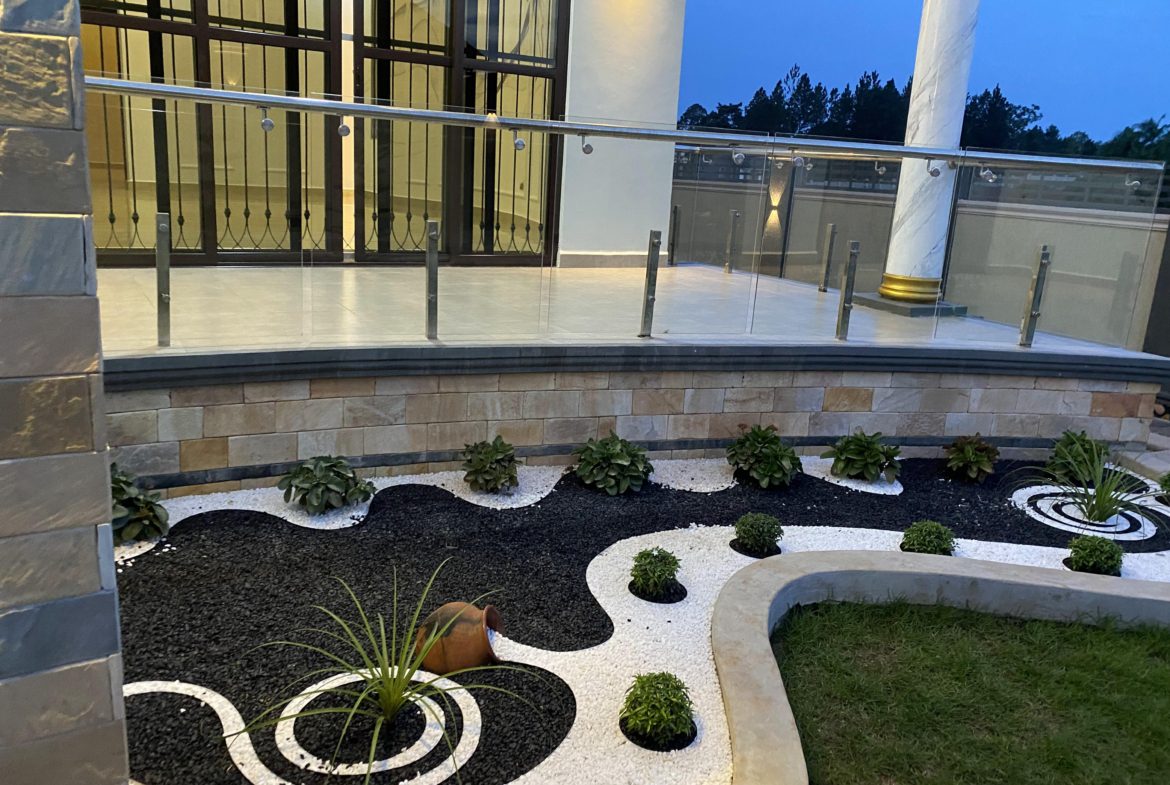 KIRA EXQUISITE 6 BEDROOMS MANSION FOR SALE AT 870M UGX