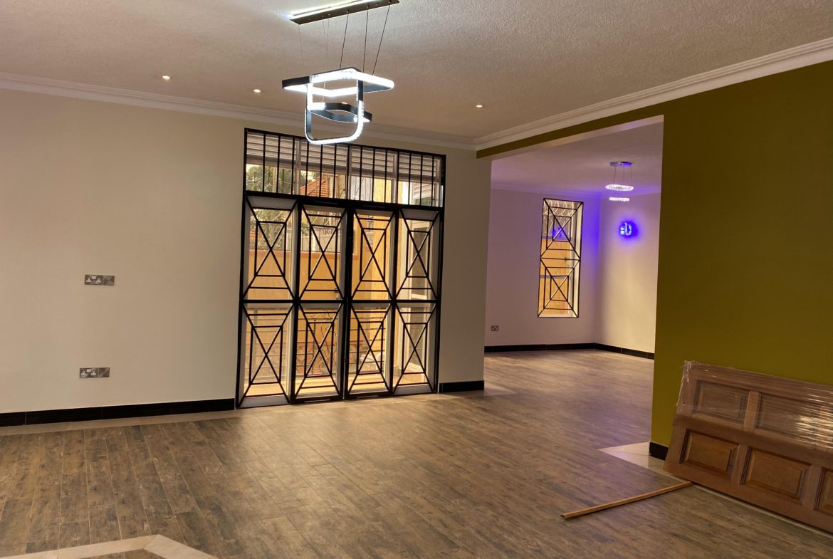 Beautiful 6 Bedrooms Mansion For Sale In Kira