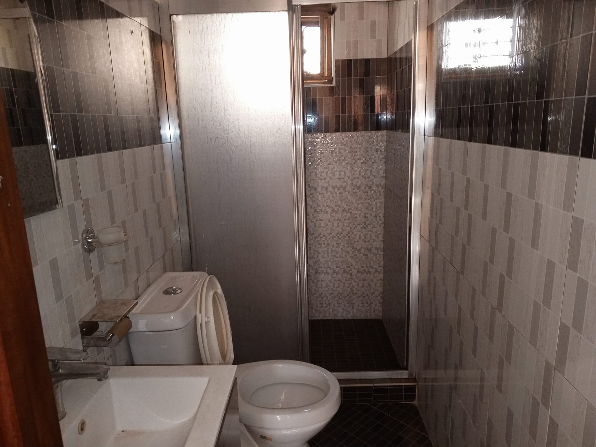 Kireka namugongo rd 1m spacious two bedrooms & two bathrooms