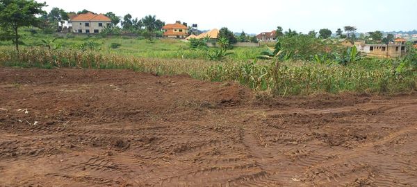 Plot in Jomayi-Namugongo with a very good hill view 75x100ft