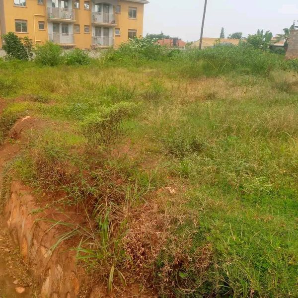 Plots for sale in kisasi, 26 decimals, private mile land