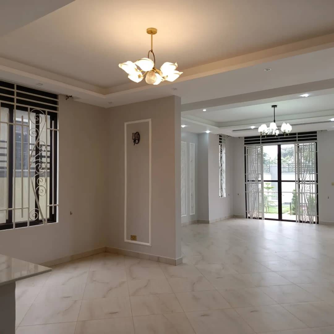 6 bedroom stand alone house