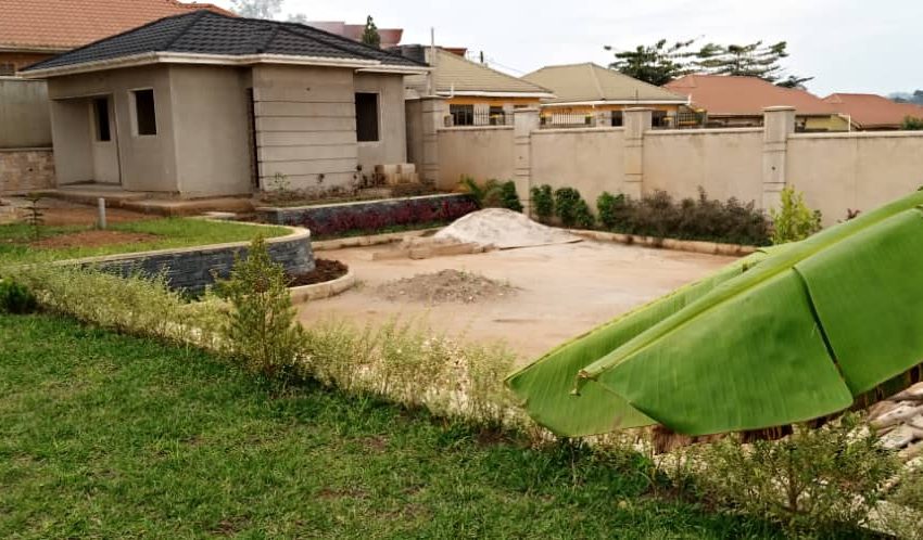 6 Bedroom Incomplete House for Sale in Namugongo