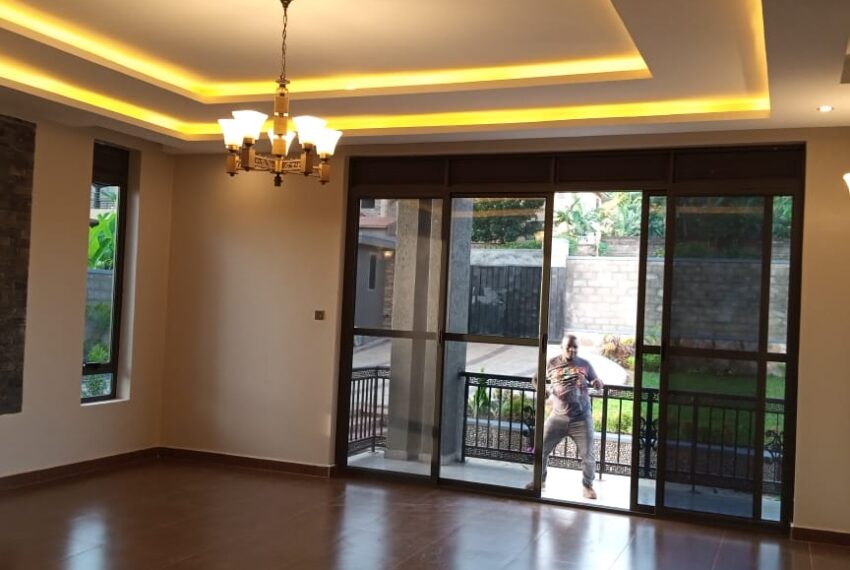 Posh Home for Sale in Akright Entebbe at USD 400,000