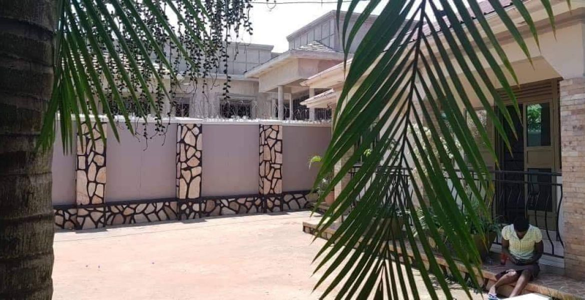 House for sell in Buwaate Kira road Kampala, Uganda