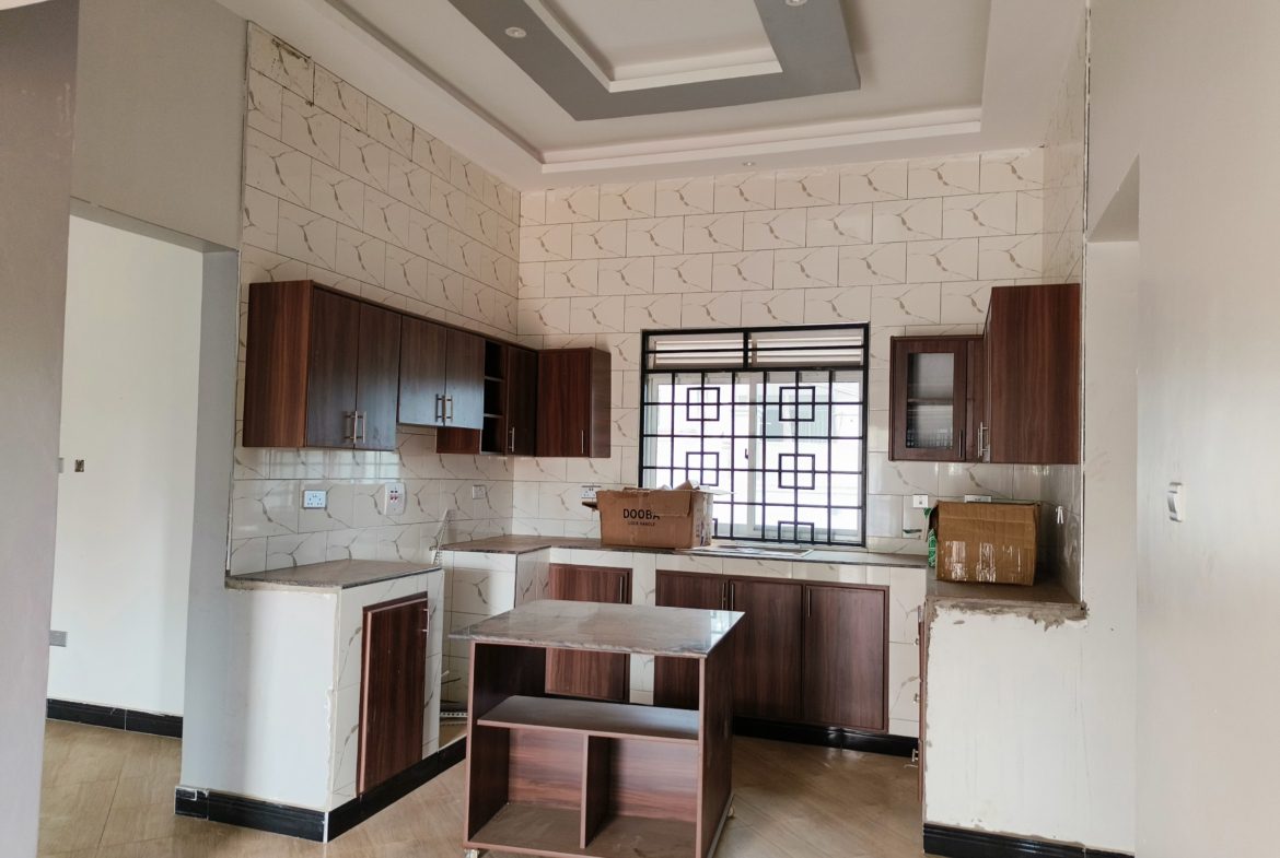 KIRA 4 BEDROOMS BUNGALOW HOUSE FOR SALE AT 385M UGX