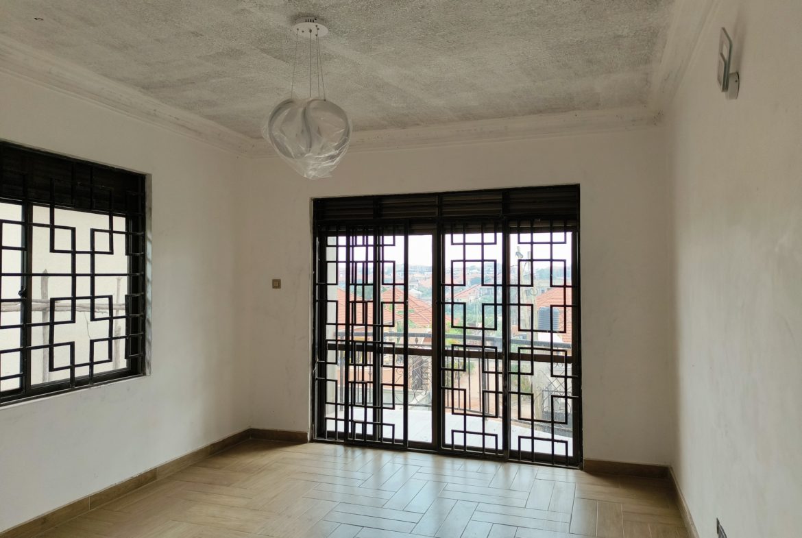 KIRA 5 BEDROOMS MANSION HOUSE FOR SALE