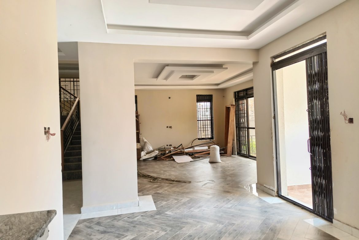 KULAMBIRO 5 BEDROOM MANSION FOR SALE AT 700M UGX