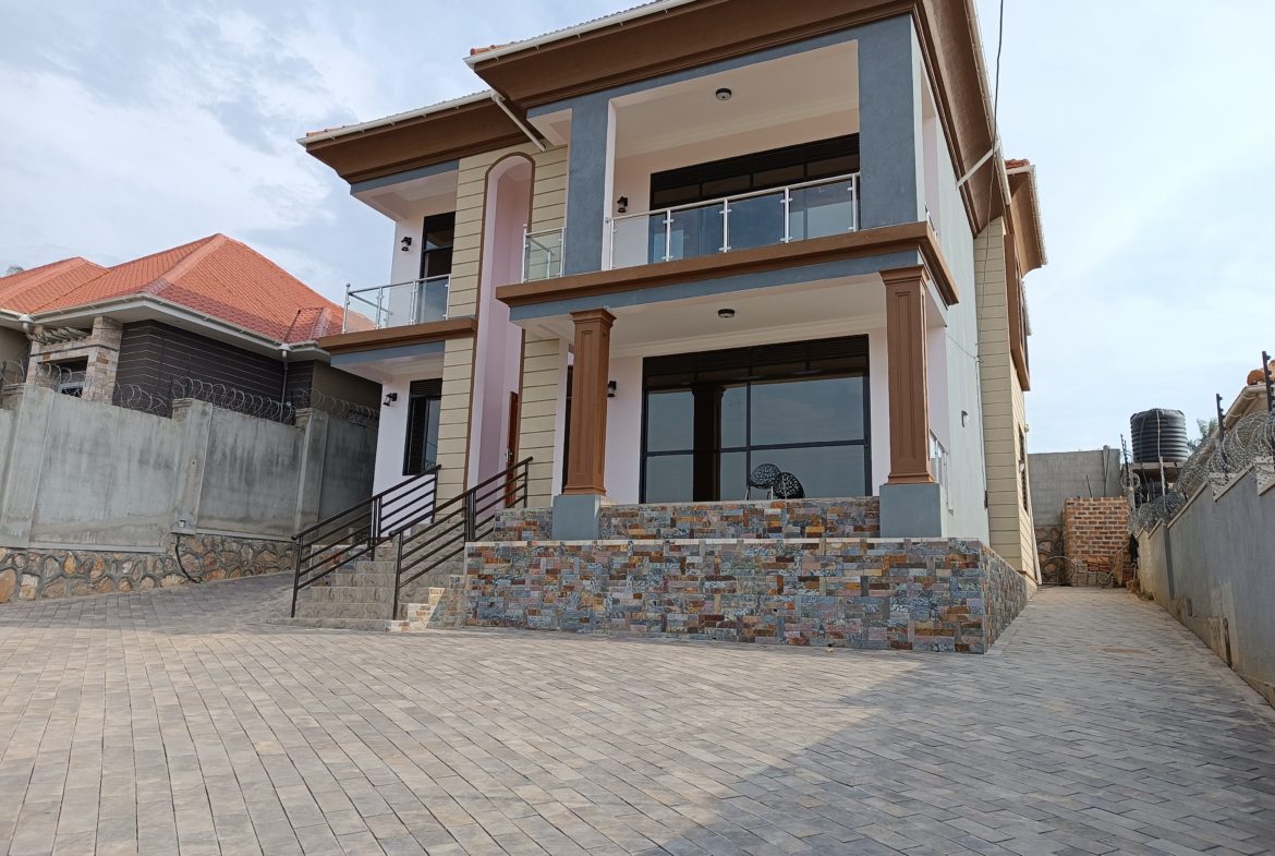 5 Bedrooms Mansion For Sale In Kira