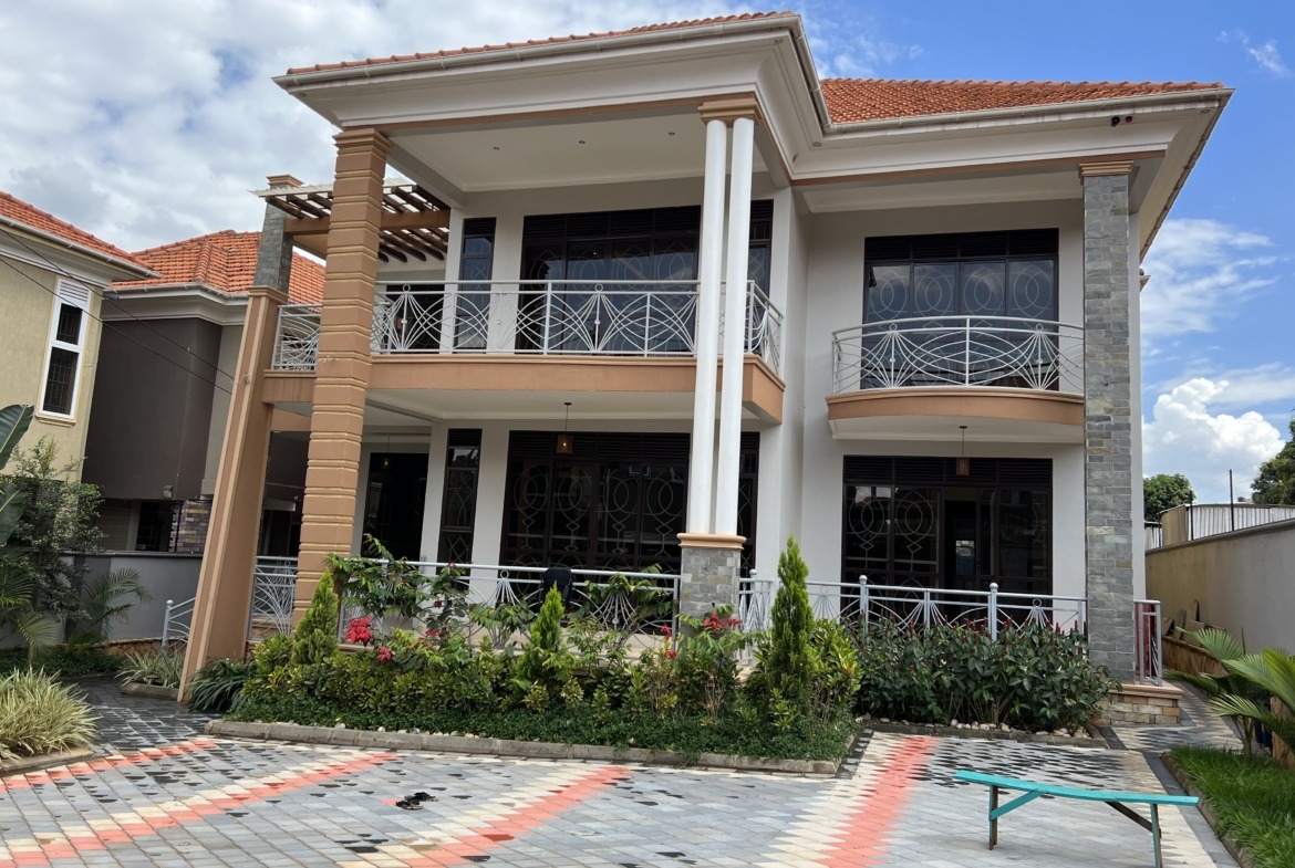 Kyanja 7 Bedrooms Mansion For Sale At 1.1Billion Ugx