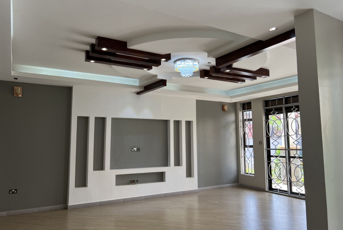 Kyanja 7 Bedrooms Mansion For Sale At 1.1Billion Ugx
