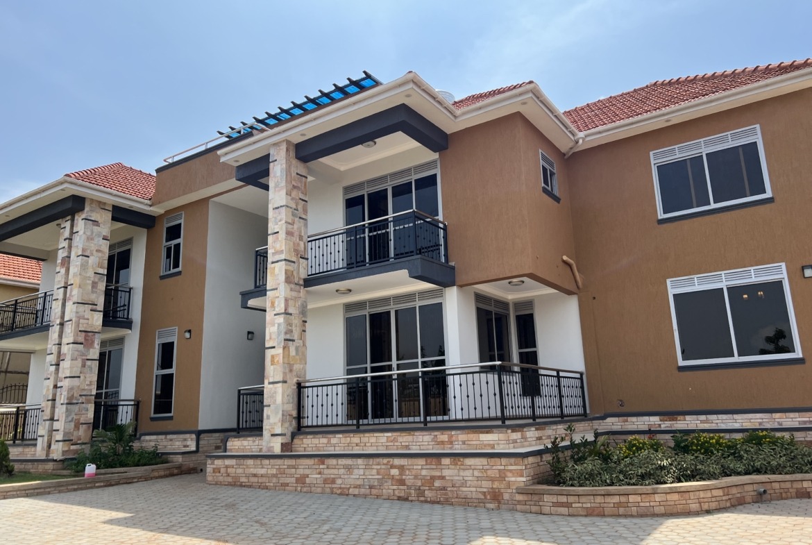 Munyonyo 6 Bedrooms Mansion For Sale $500,000