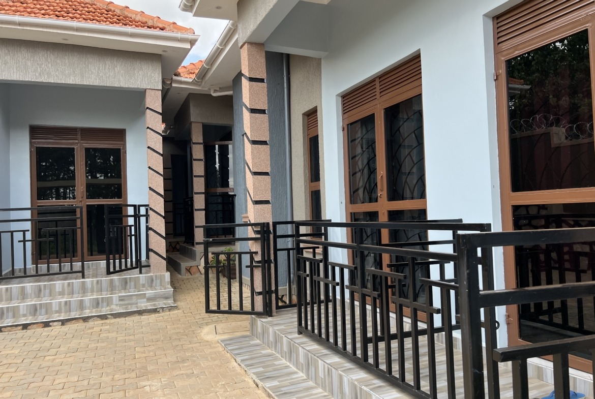 5 RENTAL UNIT HOUSE FOR SALE IN KIRA AT 450M UGX