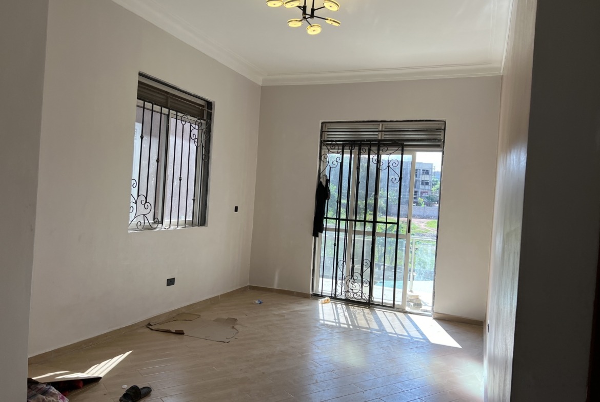 KYANJA 6 BEDROOMS MANSION FOR SALE AT 780M UGX