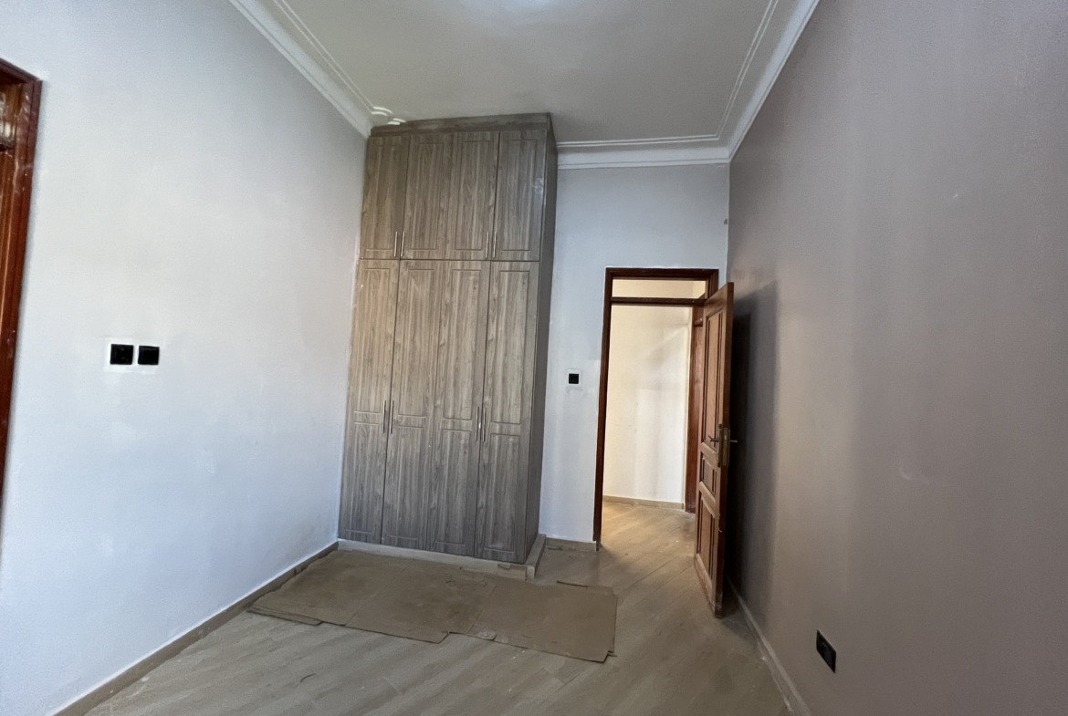 KYANJA 6 BEDROOMS MANSION FOR SALE AT 780M UGX