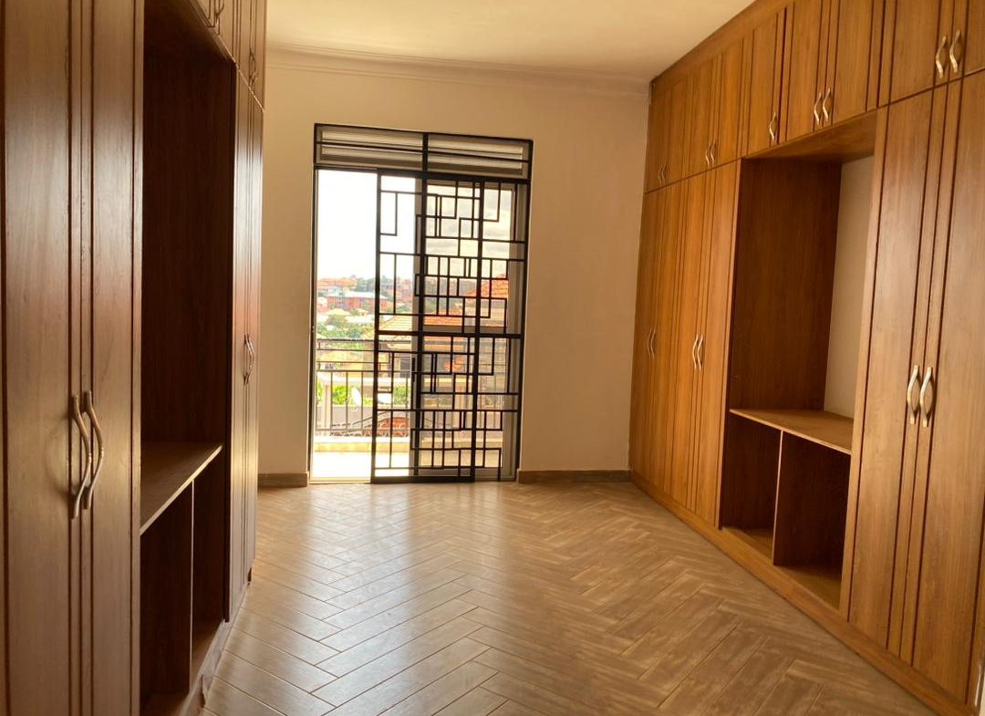 Mansion In Kulambiro With Modern Fittings