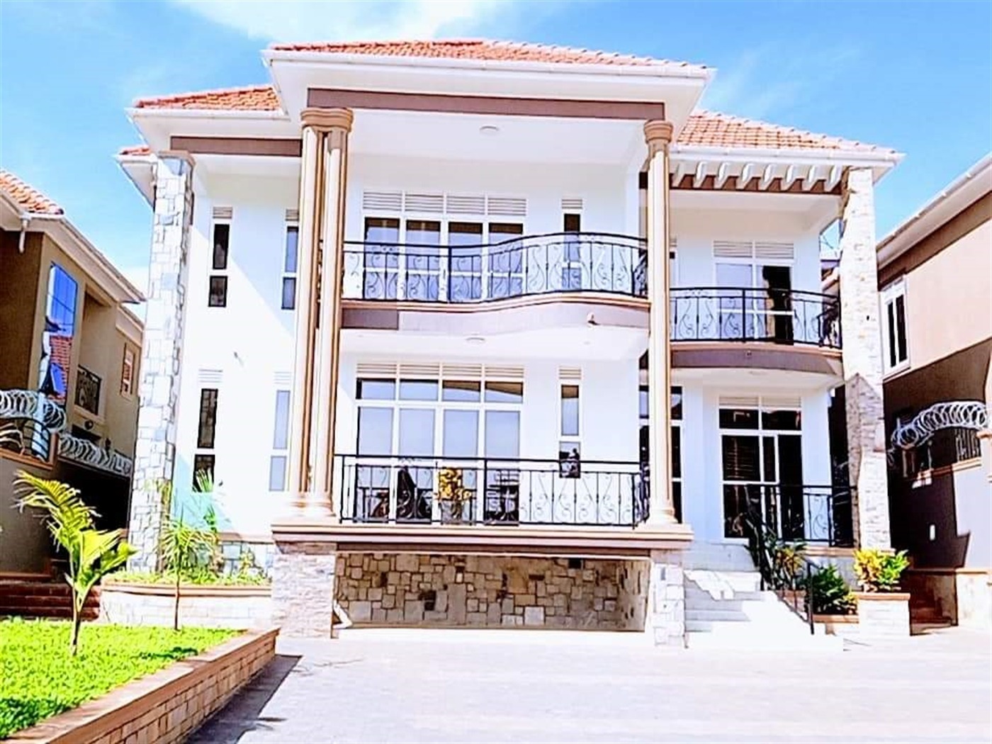 House for sale in Kira town