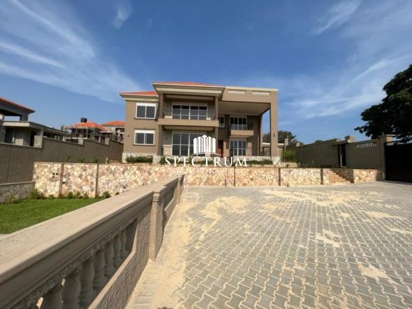 This storeyed House for sale in Munyonyo Kampala