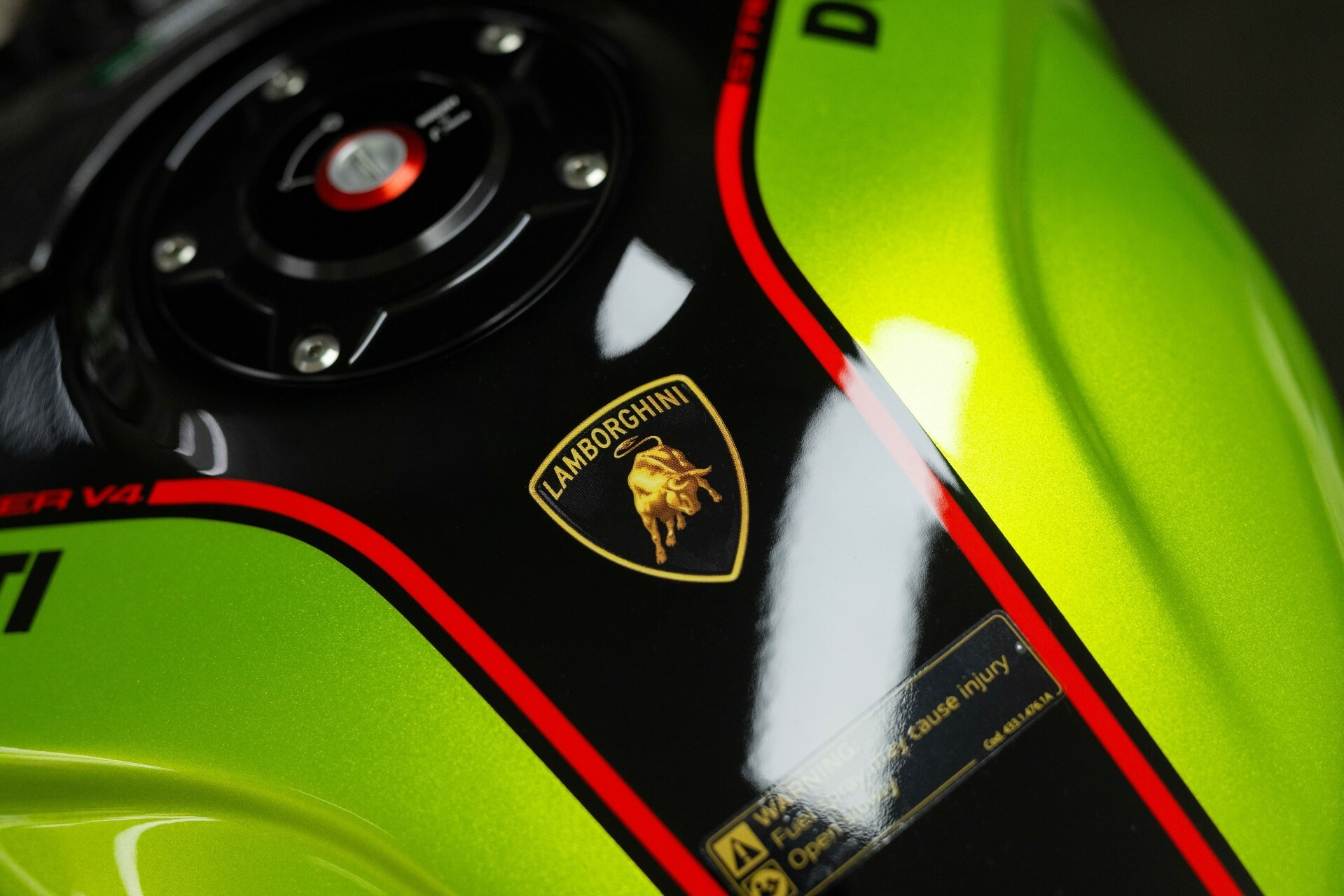 Ducati v4 Lamborghini 2023