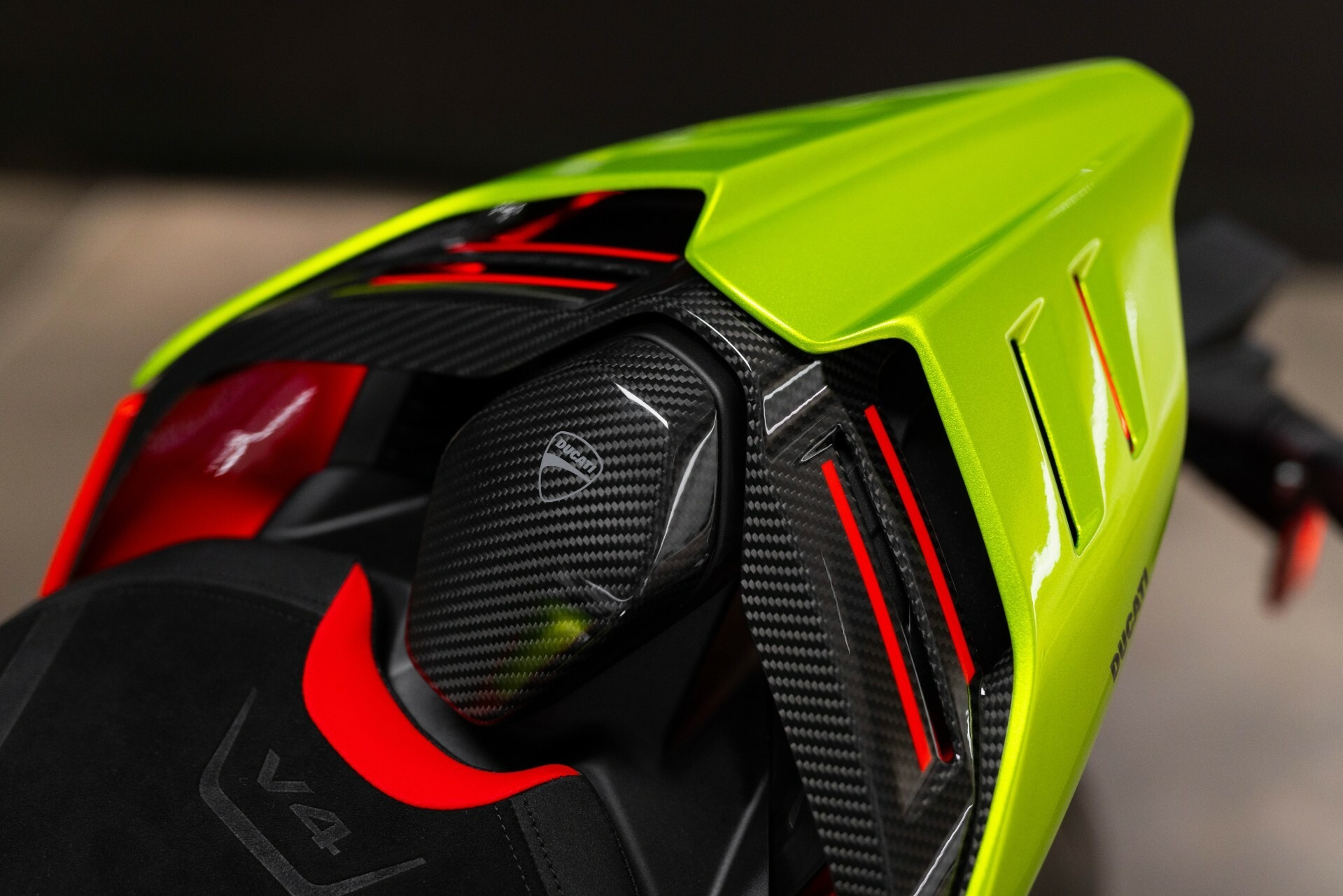 Ducati v4 Lamborghini 2023