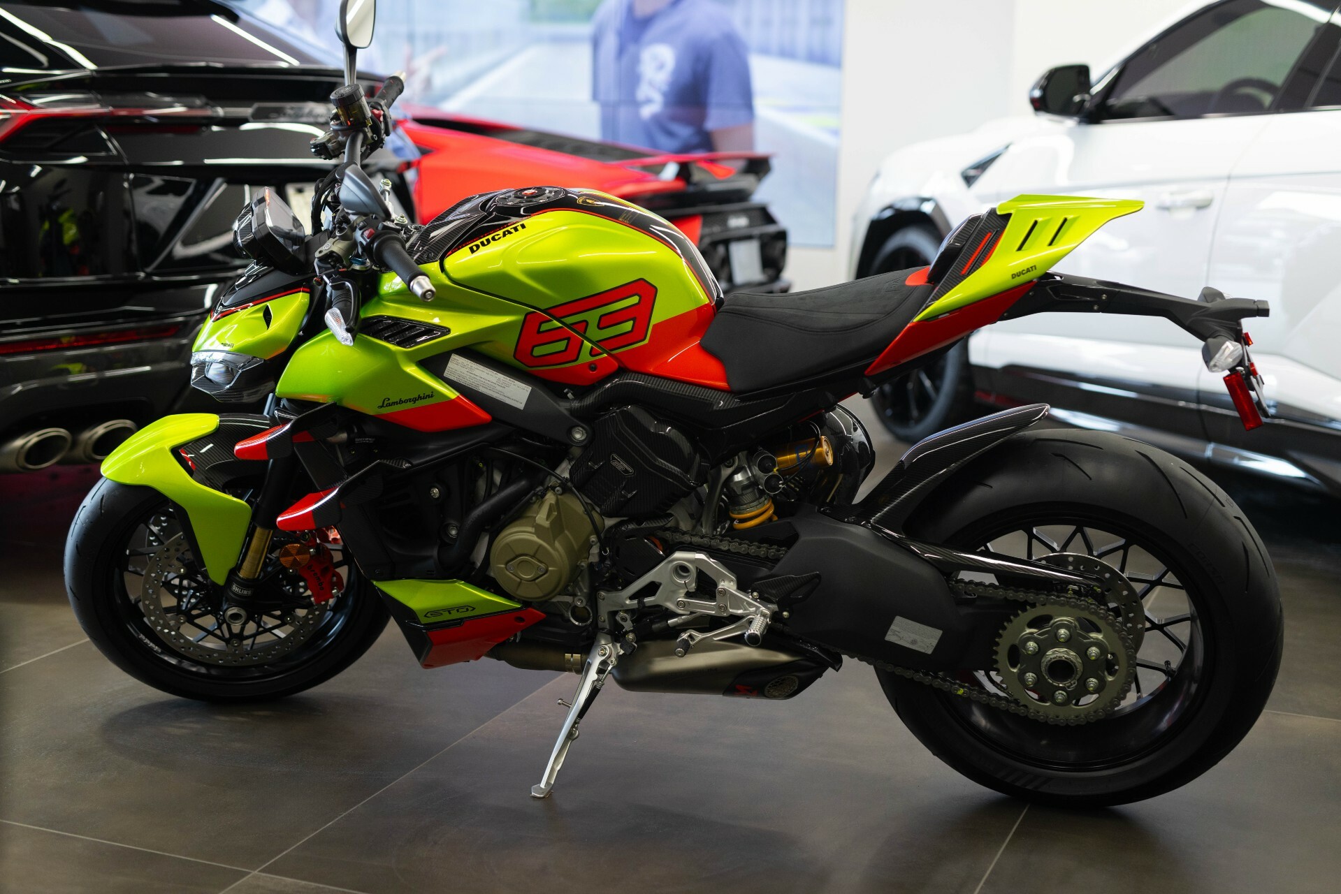 Ducati v4 Lamborghini 2023