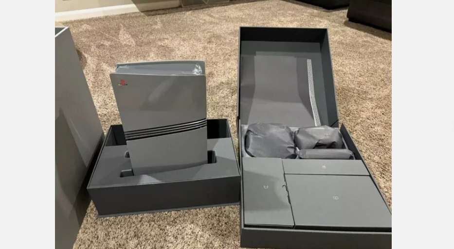 Sony PlayStation 5/5 Pro Digital & Blu Ray Disc Edition Orig