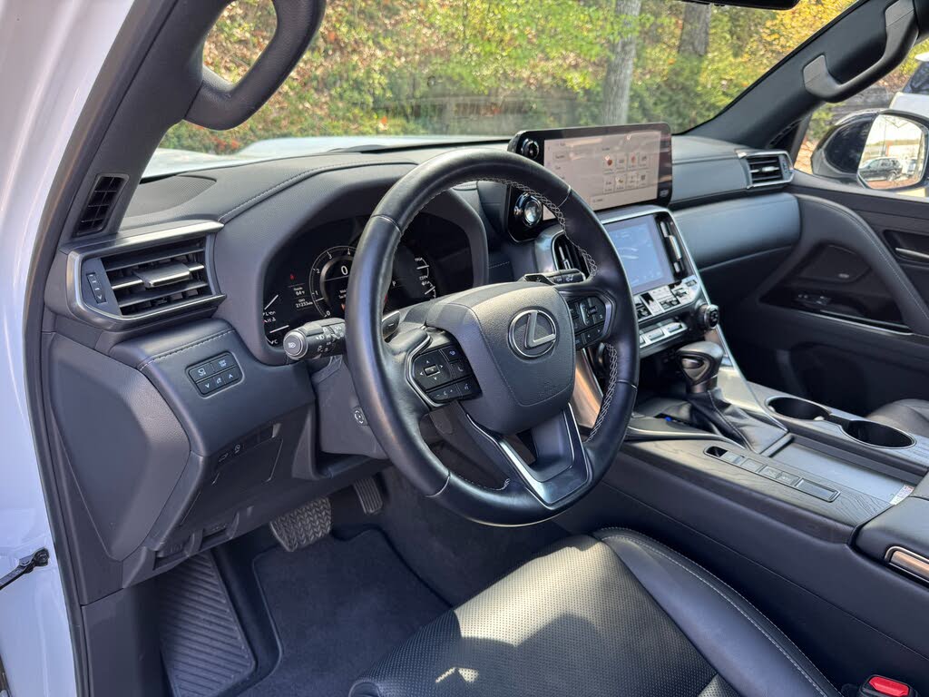 Fairly USED 2024 Lexus LX600 AWD Full Options